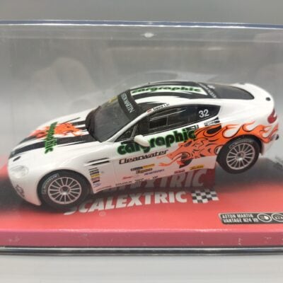 Aston Martin Vantage nº 24 V8
